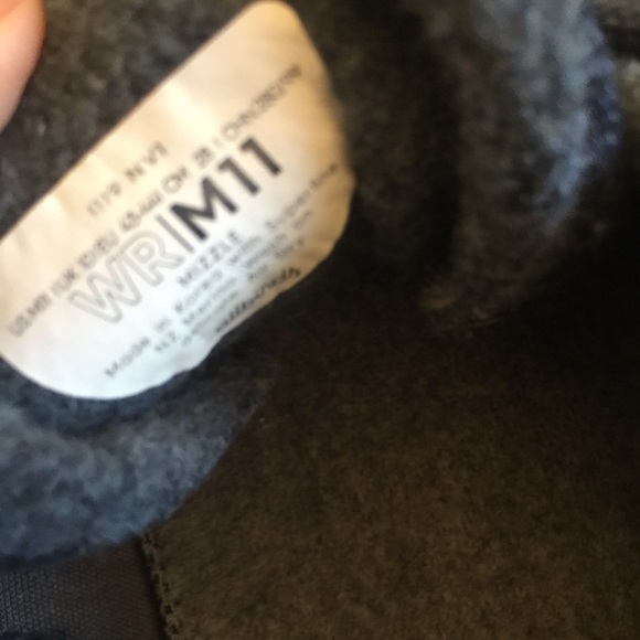 Allbirds | Men's Wool Runners in Navy - Picture 7 of 7